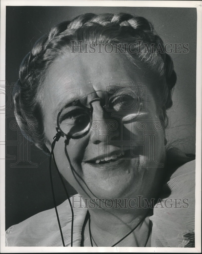 1961 Press Photo Esther Van Wagoner Tuffy, White House correspondent - mjc09592 - Historic Images