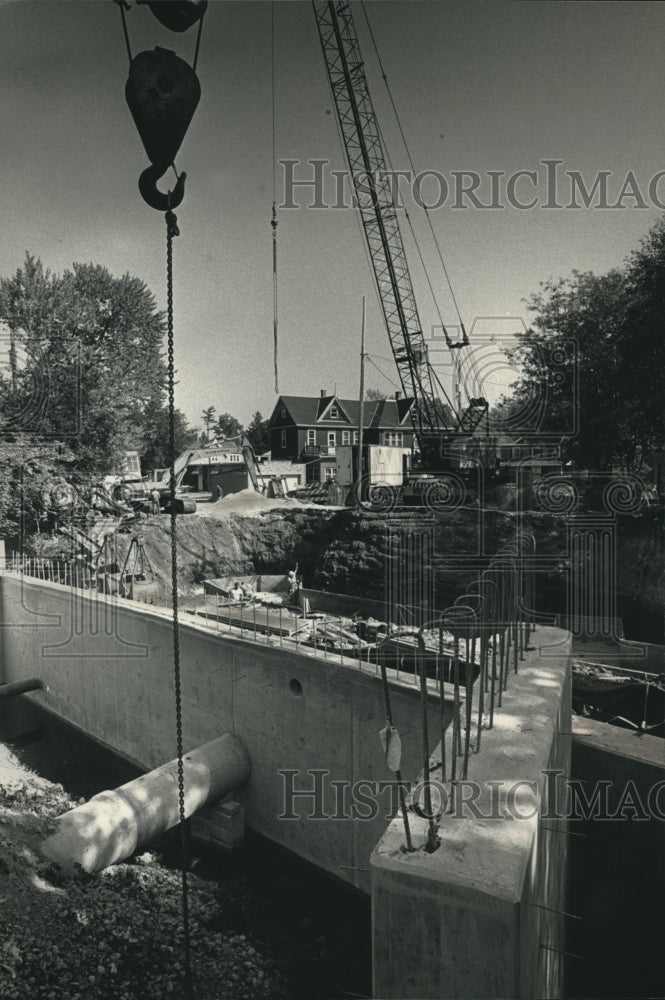 1992, Bridge construction in Thiensville, Wisconsin - mjc09618 - Historic Images