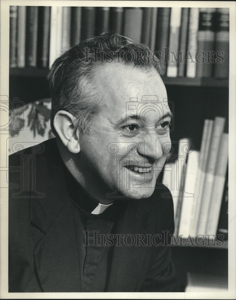 1975 Press Photo Reverend John Tietjen Concordia Seminary president, Wisconsin - Historic Images