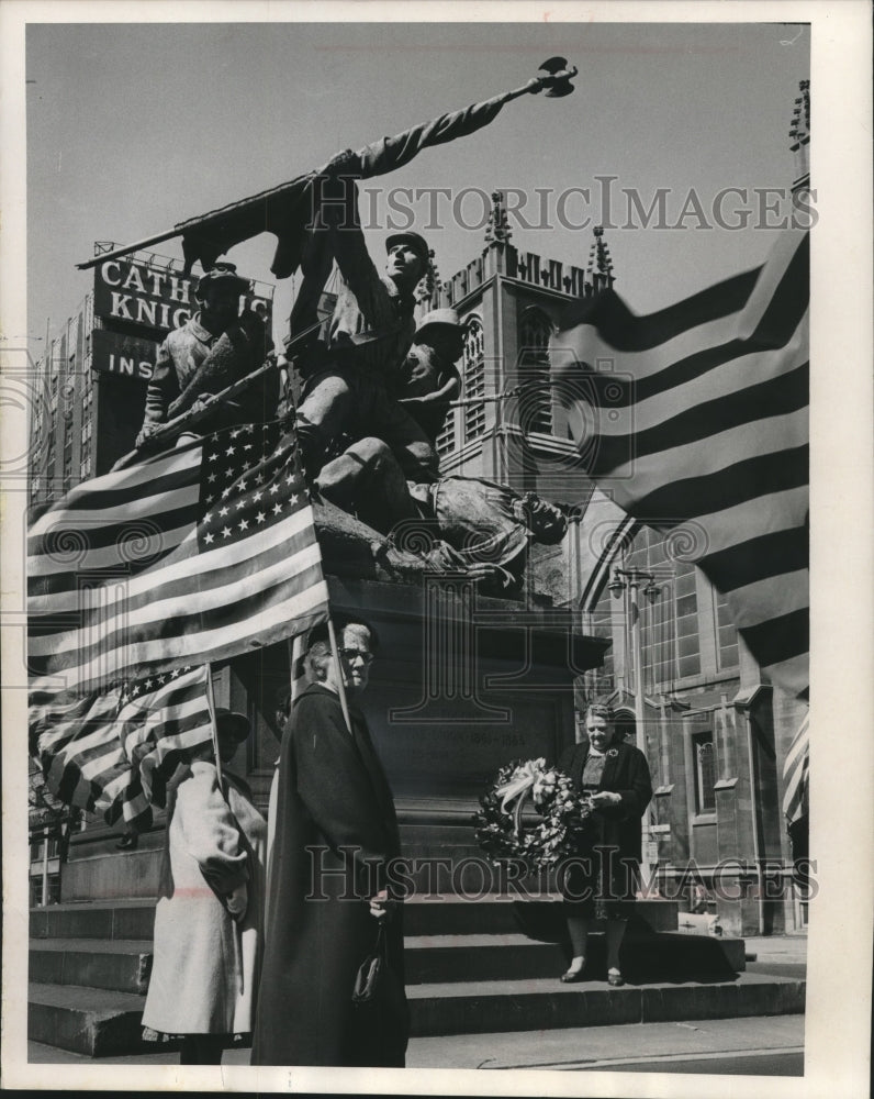 1963, Wreath placed on Milwaukee&#39;s soldiers&#39; monument for Army Day - Historic Images