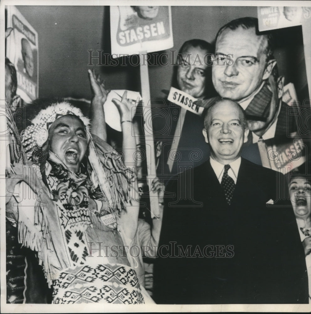 1952 Press Photo Chicago supporters cheer presidential hopeful Harold Stassen - Historic Images