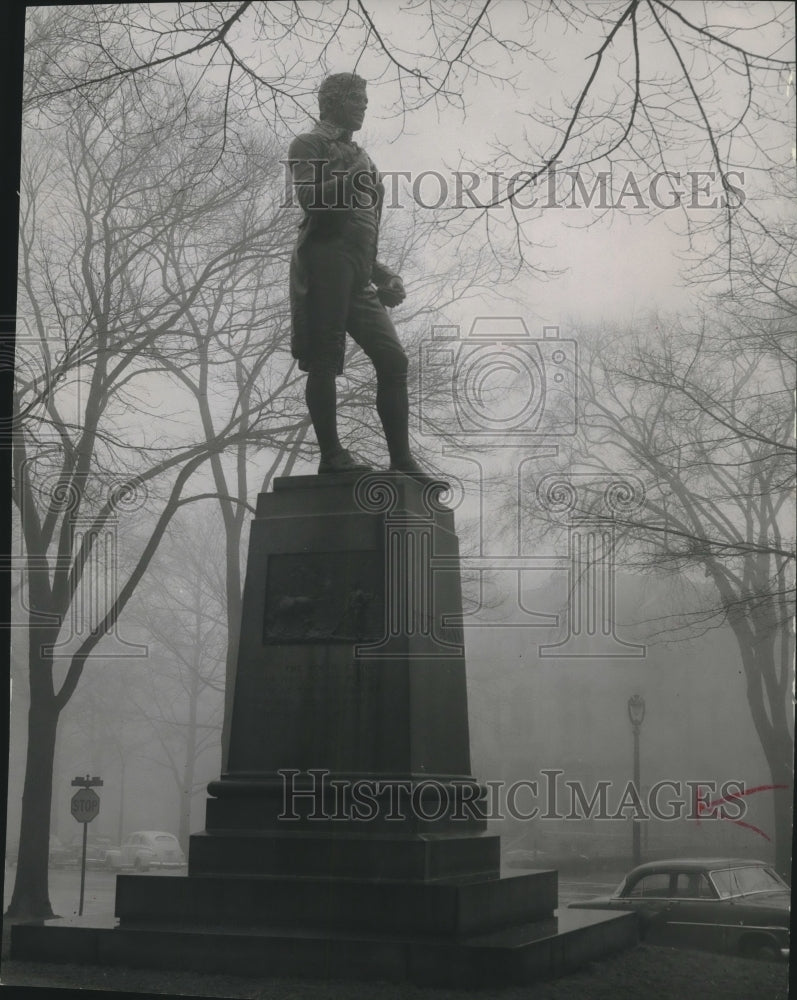 1954 Press Photo Scottish poet Robert Burns statue in Milwaukee, Wisconsin - Historic Images
