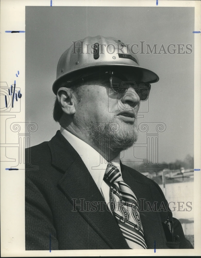 1975 Press Photo Fritz Updike, Editor of Rome Daily Sentinel in New York - Historic Images