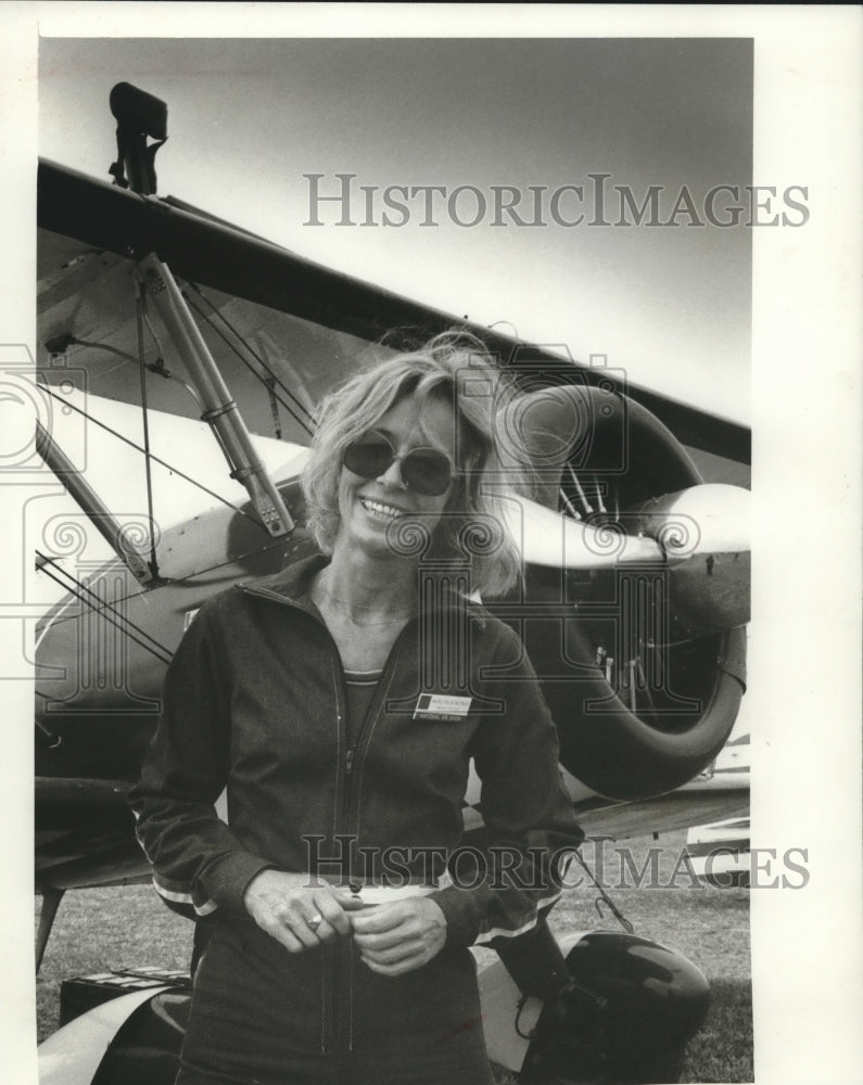 1976 Press Photo Myrt Strong, US wing walker with airplane - mjc09861 - Historic Images