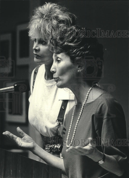 1985 Press Photo Lynn Landon and Jackie Joseph - mjc09883 - Historic Images