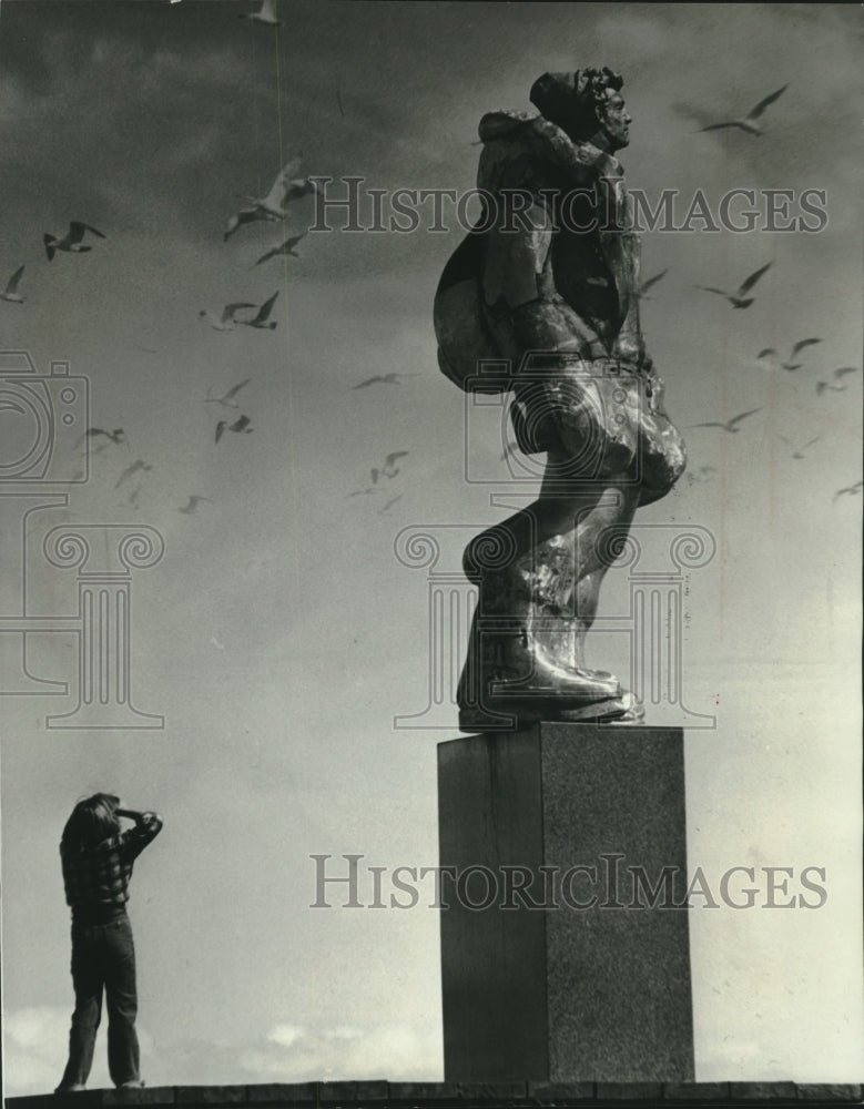1978, Seamen&#39;s Memorial statue at Barker&#39;s Island in Superior, WI - Historic Images