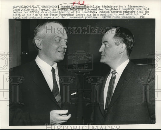 1957 Press Photo Harold Stassen talks with Senator Hubert Humphry - mjc09949 - Historic Images