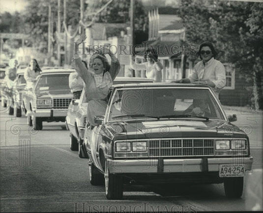 1983 Press Photo Thiensville's Homestead High girl's track team state champs-Historic Images