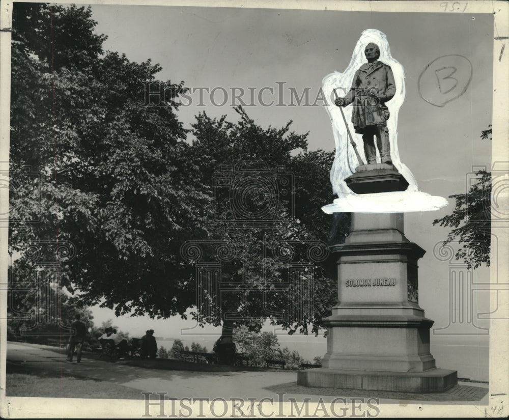 1944, Statue of Solomon Juneau in a Milwaukee, Wisconsin park - Historic Images