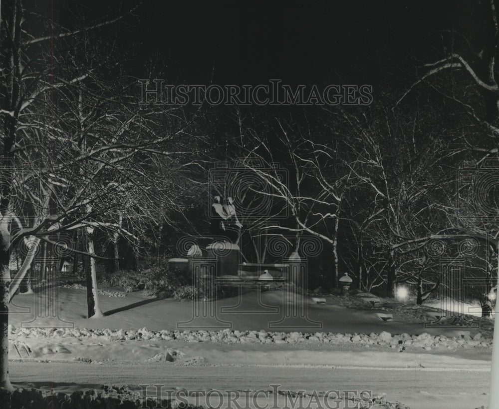 1941, Goethe-Schiller statue in Washington park - mjc10021 - Historic Images