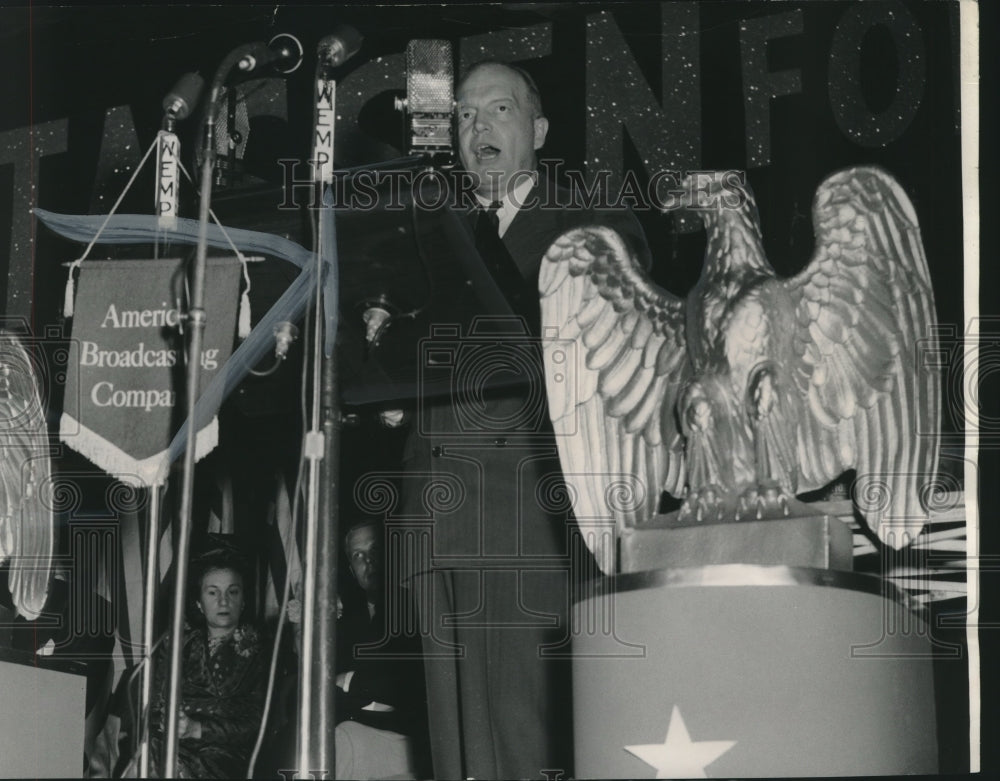 1947, Harold Stassen of Minnesota seeks nomination in Milwaukee - Historic Images
