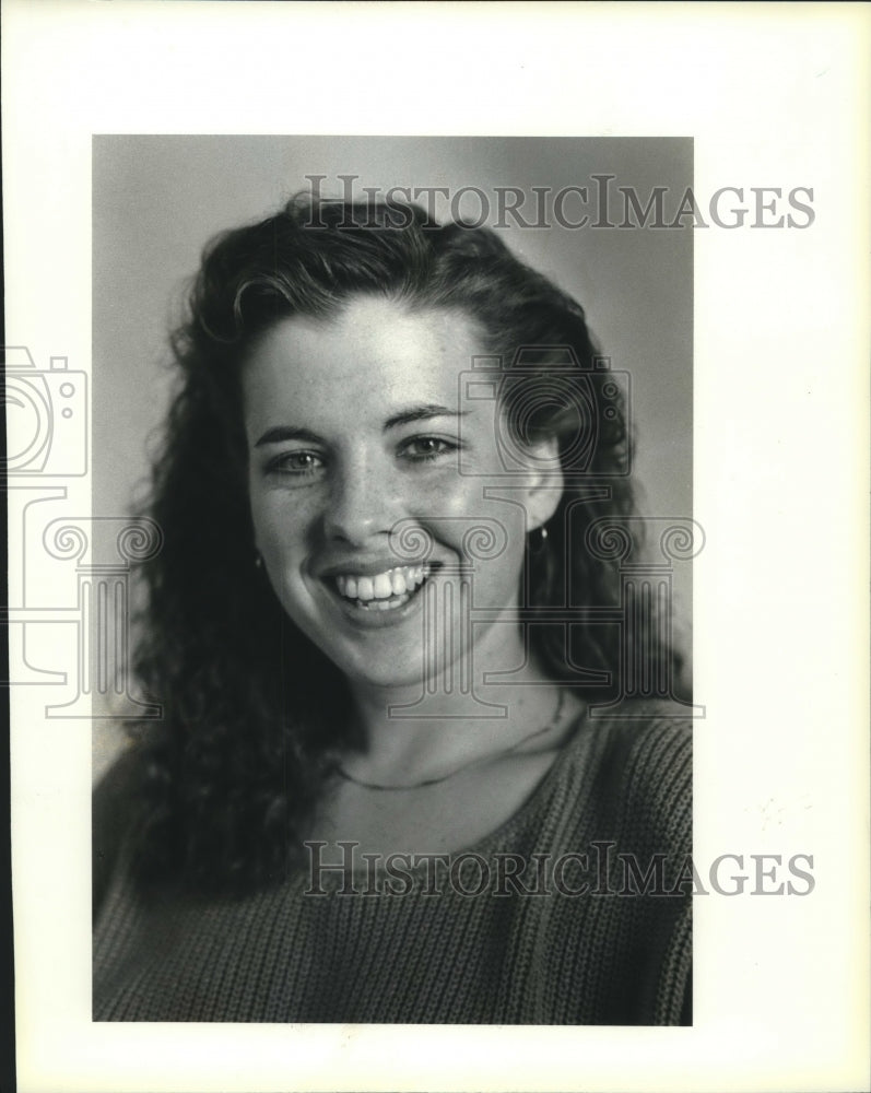 1985 Press Photo Madison police officer Mary Anne Thurber brings a poetic touch - Historic Images