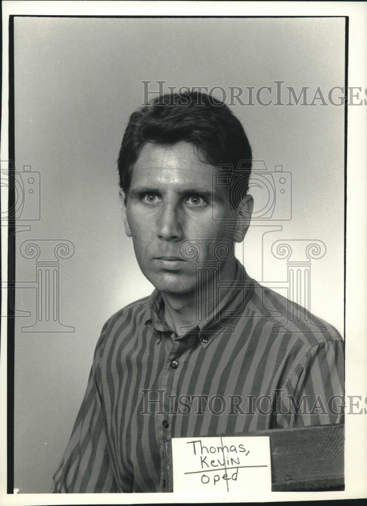 1992 Press Photo Kevin Thomas, software engineer in Milwaukee seeking employment - Historic Images