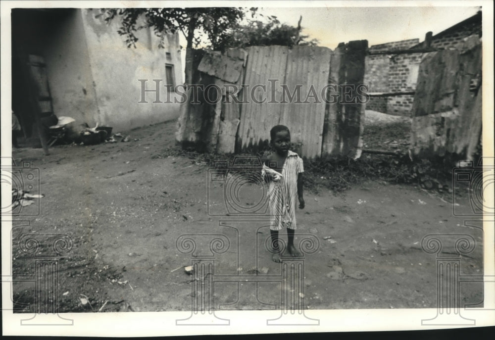 1991 Press Photo Ugandan child in Kyotera, where AIDS effects are felt daily - Historic Images