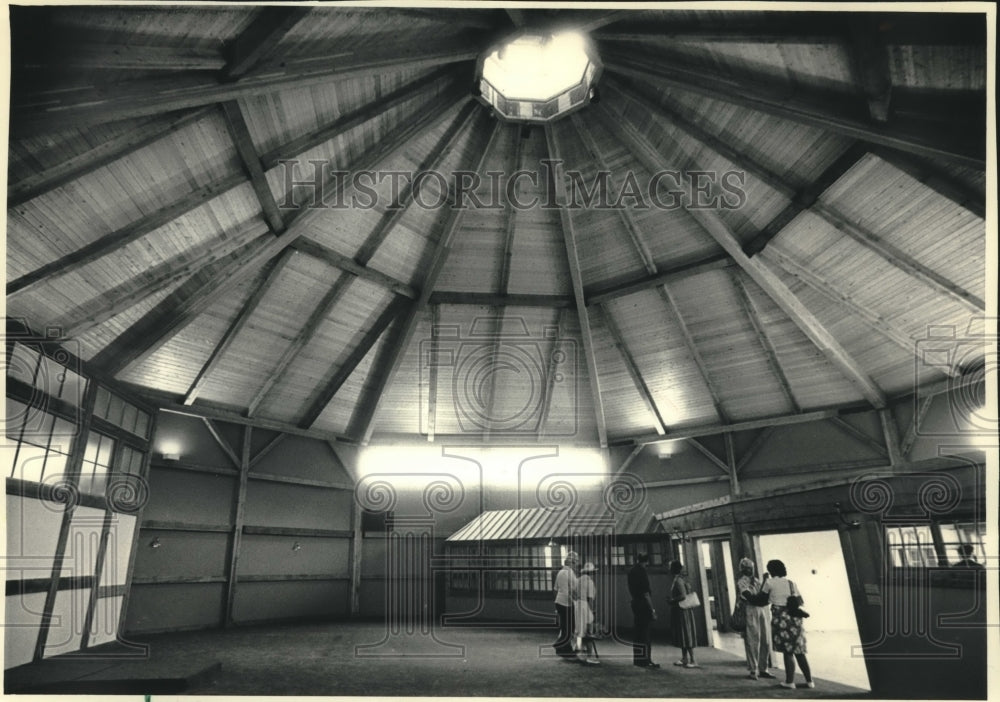 1987, Interior of barn like Unitarian Church North, Wisconsin - Historic Images
