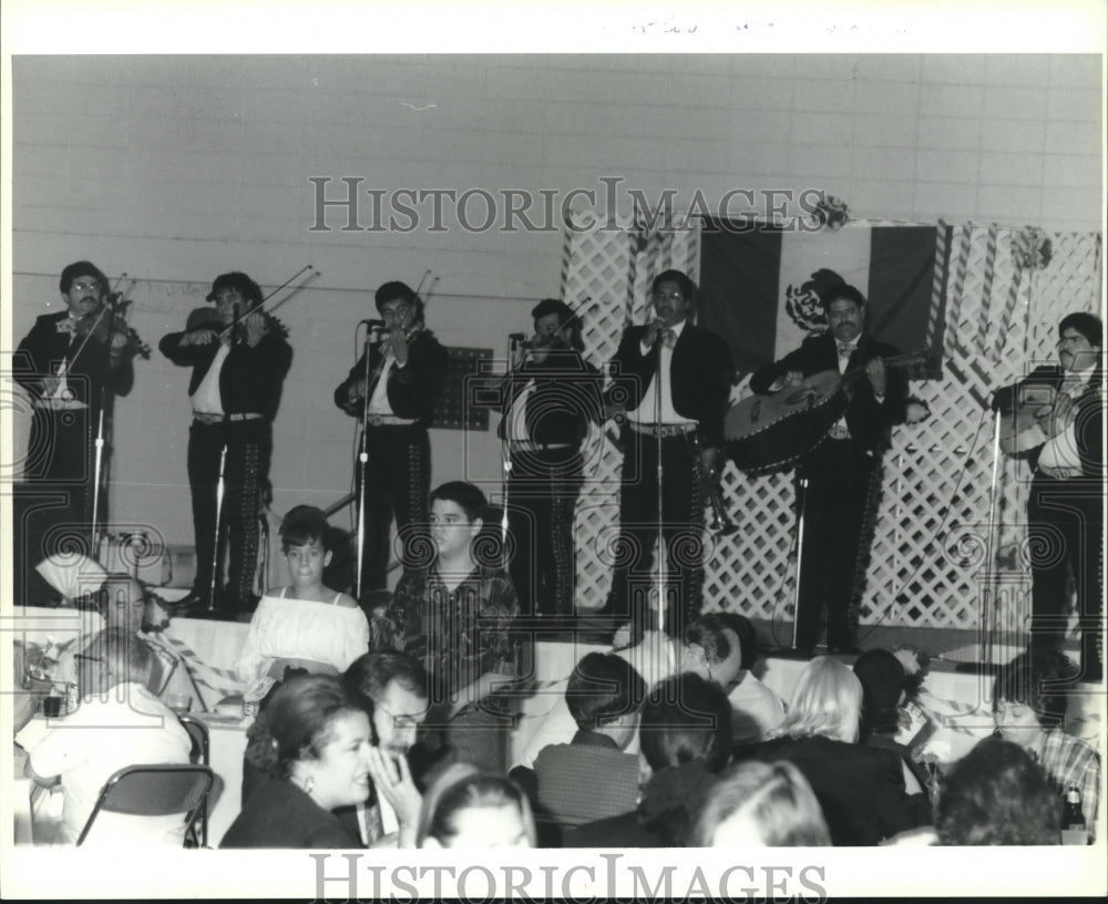1993 Press Photo United Community Center&#39;s &quot;Slice of Mexico&quot; - mjc10159 - Historic Images