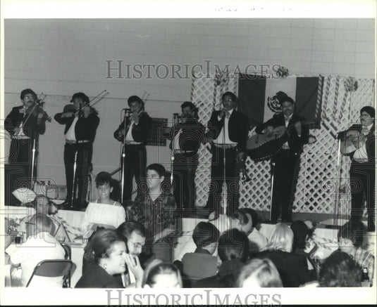 1993 Press Photo United Community Center's "Slice of Mexico" - mjc10159 - Historic Images