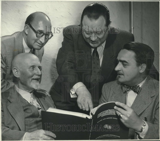 1952 Press Photo Francis J. Trecker with German engineers at Wisconsin club - Historic Images