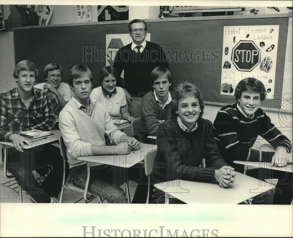 1983, Three sets of twins in same Driver Education class at same time - Historic Images