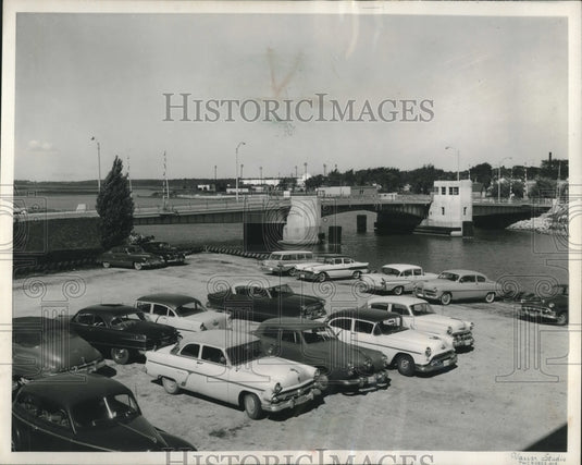 1959, Madison-Monroe drawbridge wins "most beautiful" in Milwaukee - Historic Images