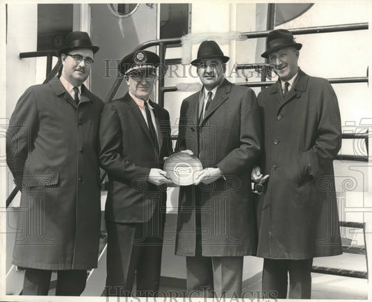 1966 Press Photo Pierre Camu, President, St. Lawrence Seaway Authority, others - Historic Images