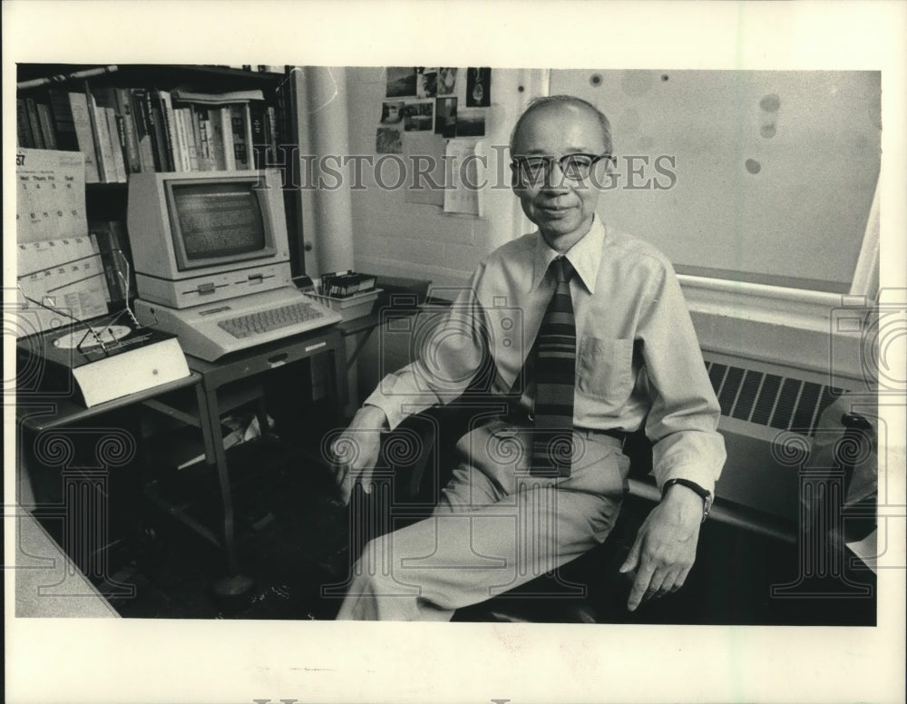 1987 Press Photo Professor Yi-Fu Tuan University of Wisconsin- Madison - Historic Images