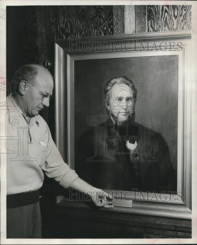 1951 Press Photo Portrait of John Twombly hung at University of Wisconsin - Historic Images