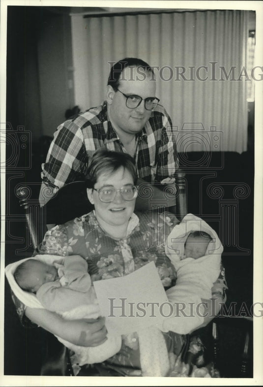 1991 Press Photo Tom & Jeanne Seidl & their twins Andrew & Stephanie- Wisconsin - Historic Images