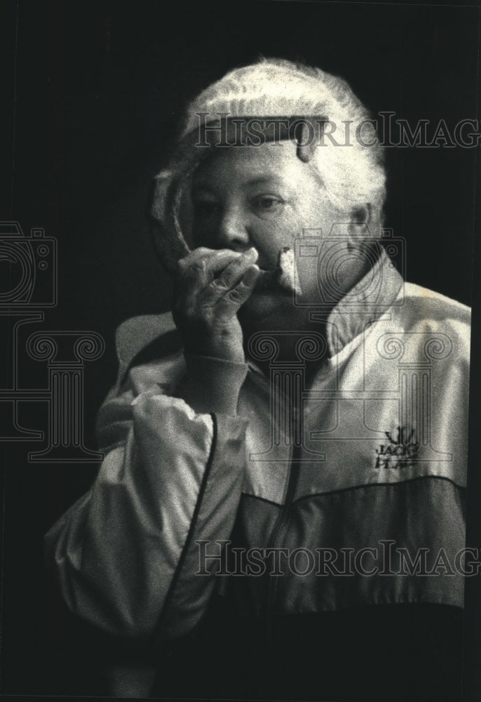 1992 Press Photo Vicki Chapelle Winston, World Horseshoe Pitching Champion - Historic Images