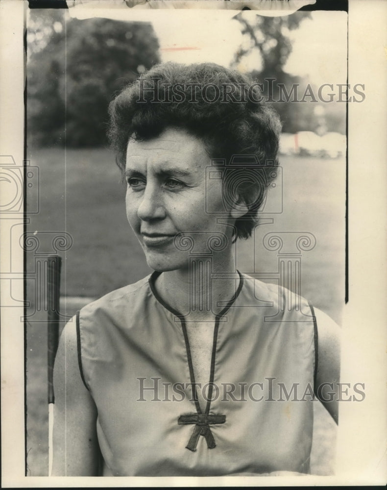 1963, Golfer Mrs. Vern Tuckwell - mjc10605 - Historic Images