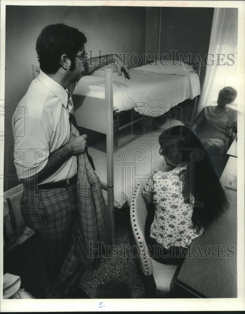 1975, Senator Timothy Cullen &amp; inmates talk at Taycheedah, Wisconsin - Historic Images