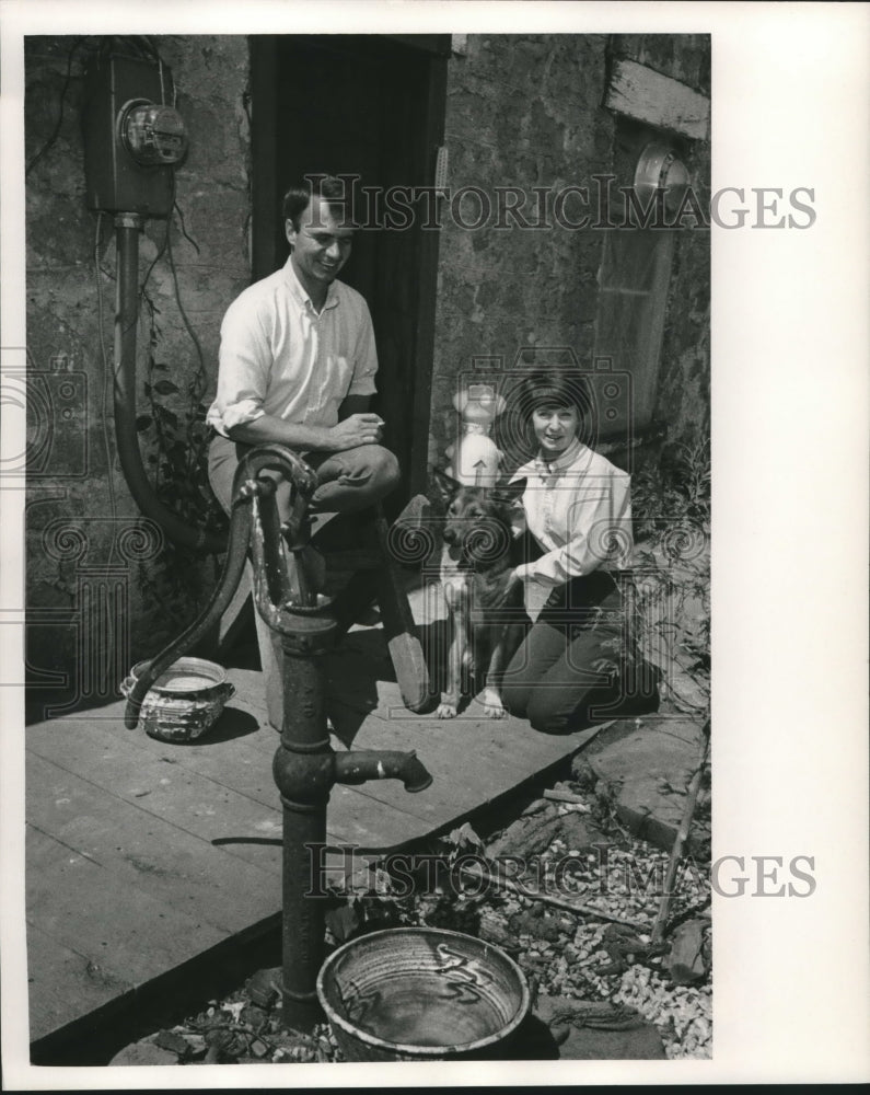 1968 Press Photo Potter Don Trudells&#39; and his pottery in Wisconsin - mjc10674 - Historic Images