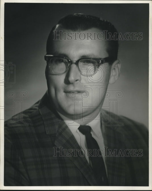 1967 Press Photo Donald Trutwin of Milwaukee Federal Savings bank - mjc10688 - Historic Images