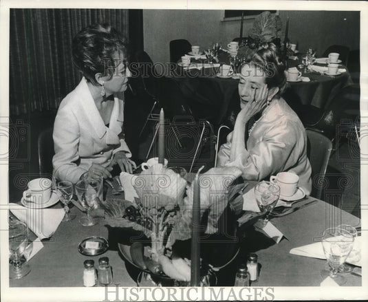 1965, Mrs. Warren Knowles & Mrs. Alfred Lunt, Milwaukee, Wisconsin - Historic Images