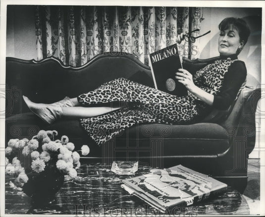 1965, Dorothy Knowles Wisconsin governor wife at home, Milwaukee - Historic Images