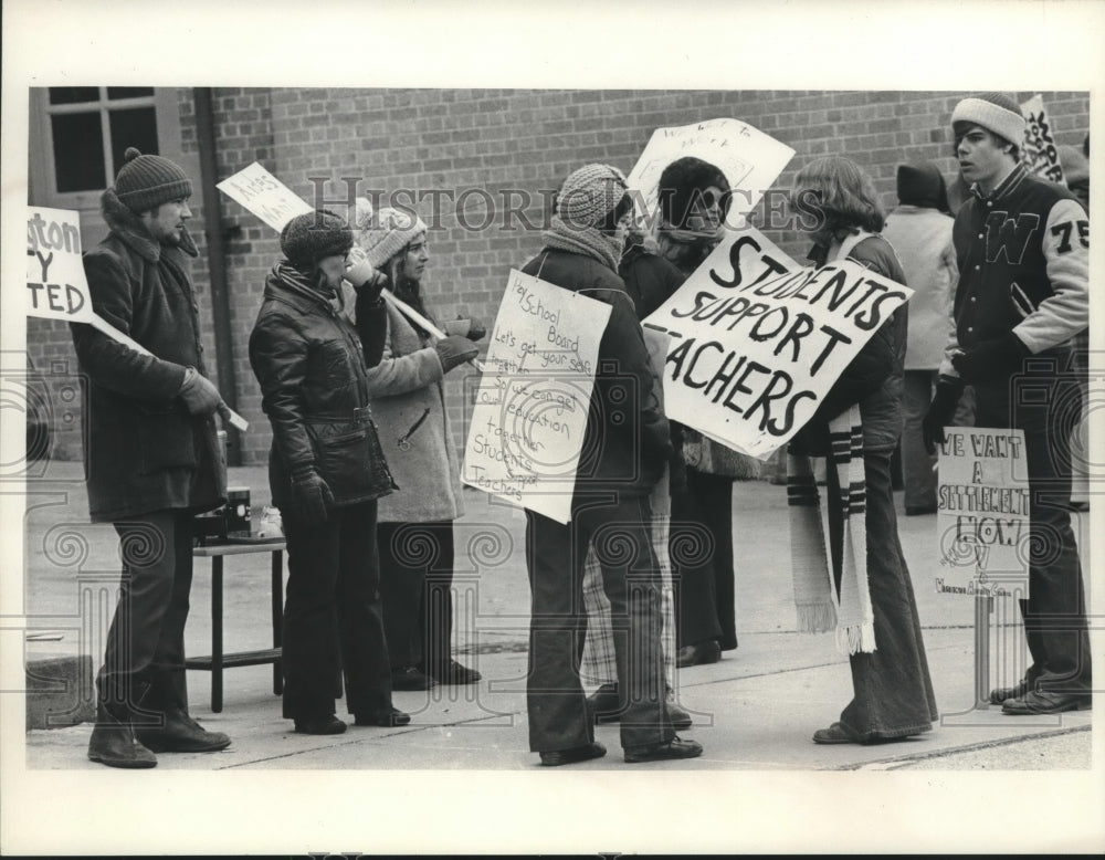 1975, Students join teacher strike Washington High School, MIlwaukee - Historic Images