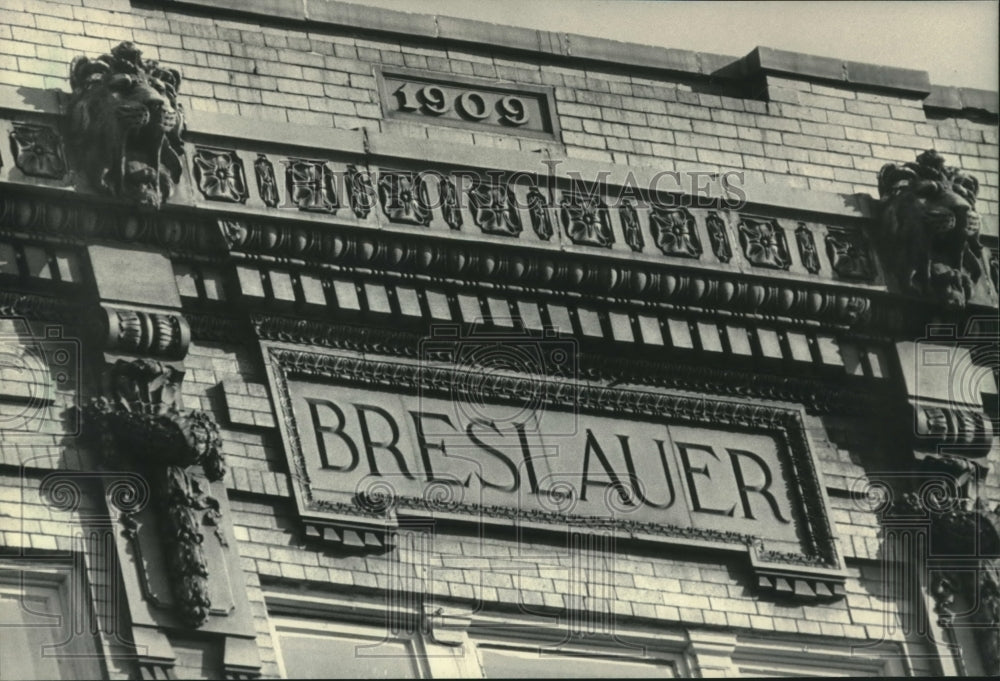 1984 Detailed work on an old building on North Broadway, 3rd Ward - Historic Images