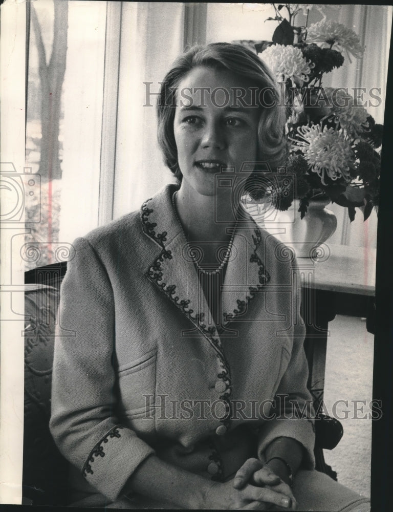 1969, Mrs. Curtis Tarr of Lawrence University, Appleton, Wisconsin - Historic Images