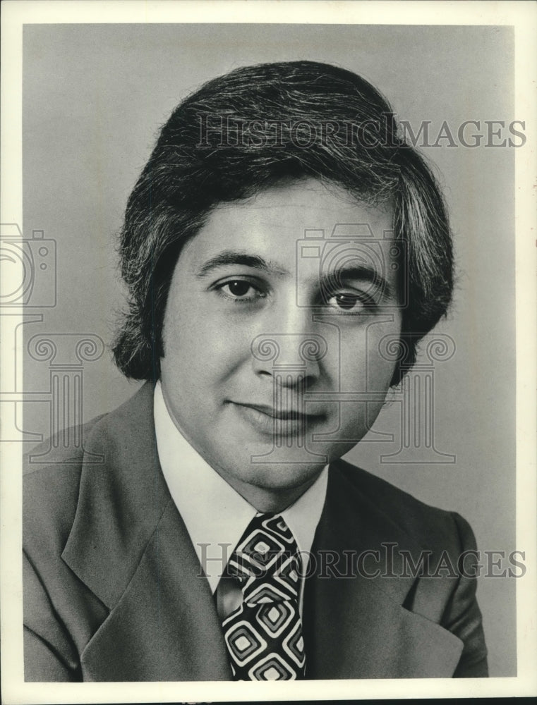 1975 Press Photo Anthony D. Thomopoulous ABC president of TV entertainment - Historic Images