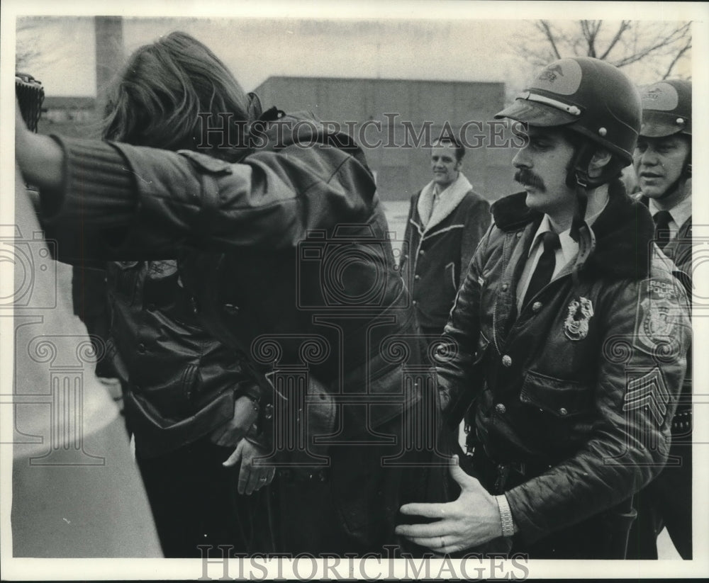 1977, Racine Police Search Wisconsin Teacher in Illegal Strike - Historic Images