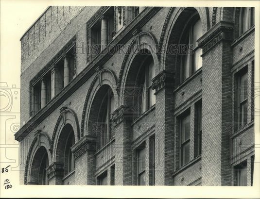 1984, Cohesive architecture in Milwaukee's 3rd Ward - mjc11097 - Historic Images