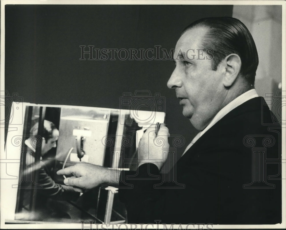 1973, Former detective Anthony Ulasewicz testified in Watergate trial - Historic Images