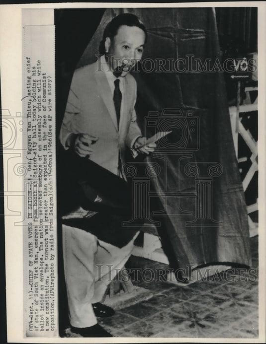 1966 Press Photo South Vietnam acting chief of state Nguyen Van Thieu voting - Historic Images