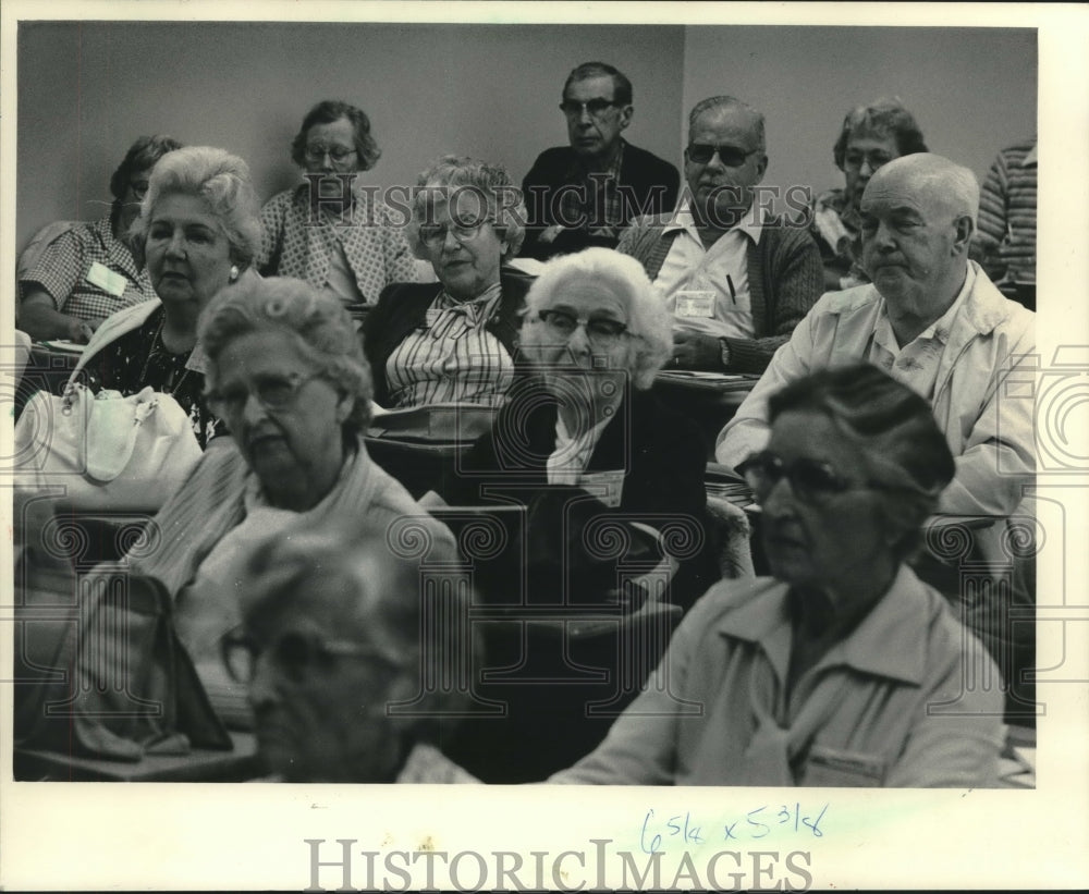 1983, Students attend Elderhostel program at Cardinal Stritch College - Historic Images