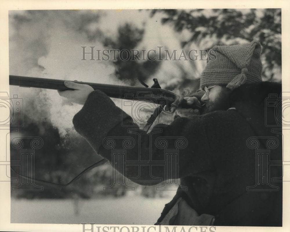 1985, Jim Billings of Keweenaw Long Arms from Phoenix, Michigan - Historic Images