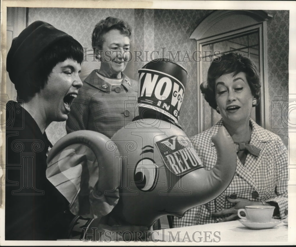 1964, Mrs. Warren Knowles with ladies at Wisconsin Republican office - Historic Images