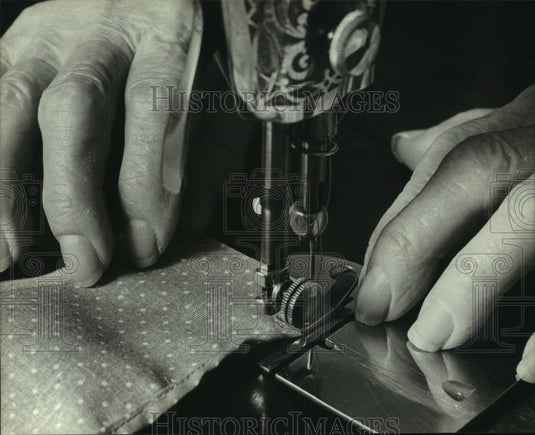 1983 Czeslawa Stryjewki sews aprons on a 1912 machine, Milwaukee - Historic Images