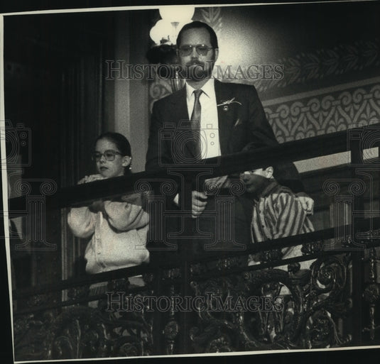 1991 Michael Schultz With Children at Milwaukee Governor speech - Historic Images
