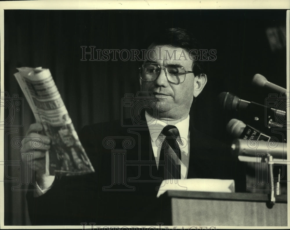 1985 Tommy Thompson debates at Rotary Club in Wisconsin - Historic Images