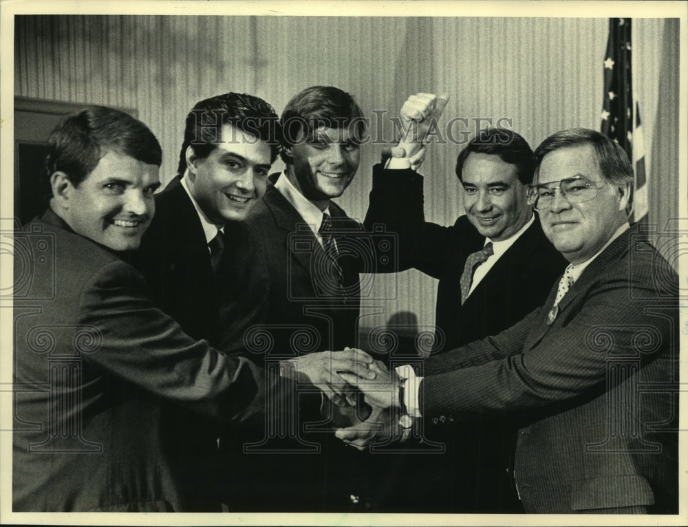 1986 Press Photo Tommy Thompson and others Republican News Conference Wisconsin - Historic Images